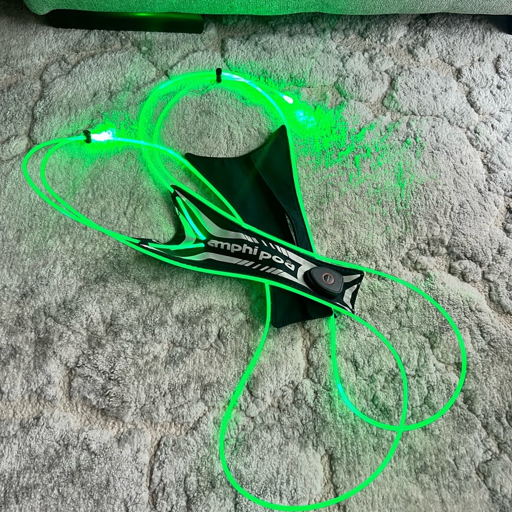 Amphipod Reflective Running Belt - Picture 2 of 2